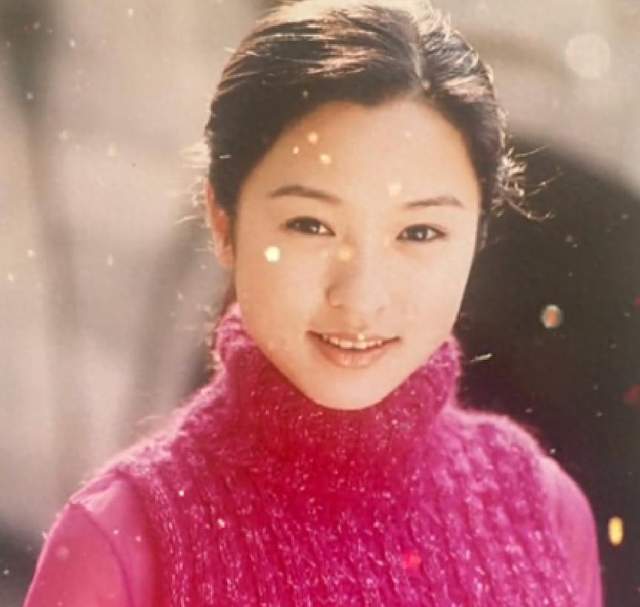 愿被潜规则出道二十余年无人知AG真人她长得漂亮演技好不(图4)