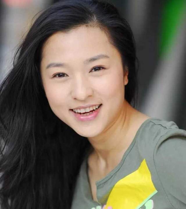 愿被潜规则出道二十余年无人知AG真人她长得漂亮演技好不(图7) 愿被潜规则出道二十余年无人知AG真人她长得漂亮演技好不(图7)