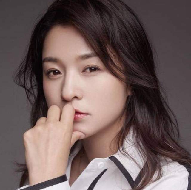 愿被潜规则出道二十余年无人知AG真人她长得漂亮演技好不(图6) 愿被潜规则出道二十余年无人知AG真人她长得漂亮演技好不(图6)