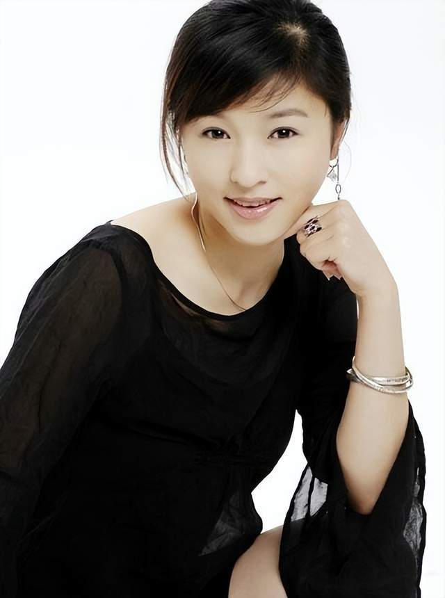 愿被潜规则出道二十余年无人知AG真人她长得漂亮演技好不(图5) 愿被潜规则出道二十余年无人知AG真人她长得漂亮演技好不(图5)